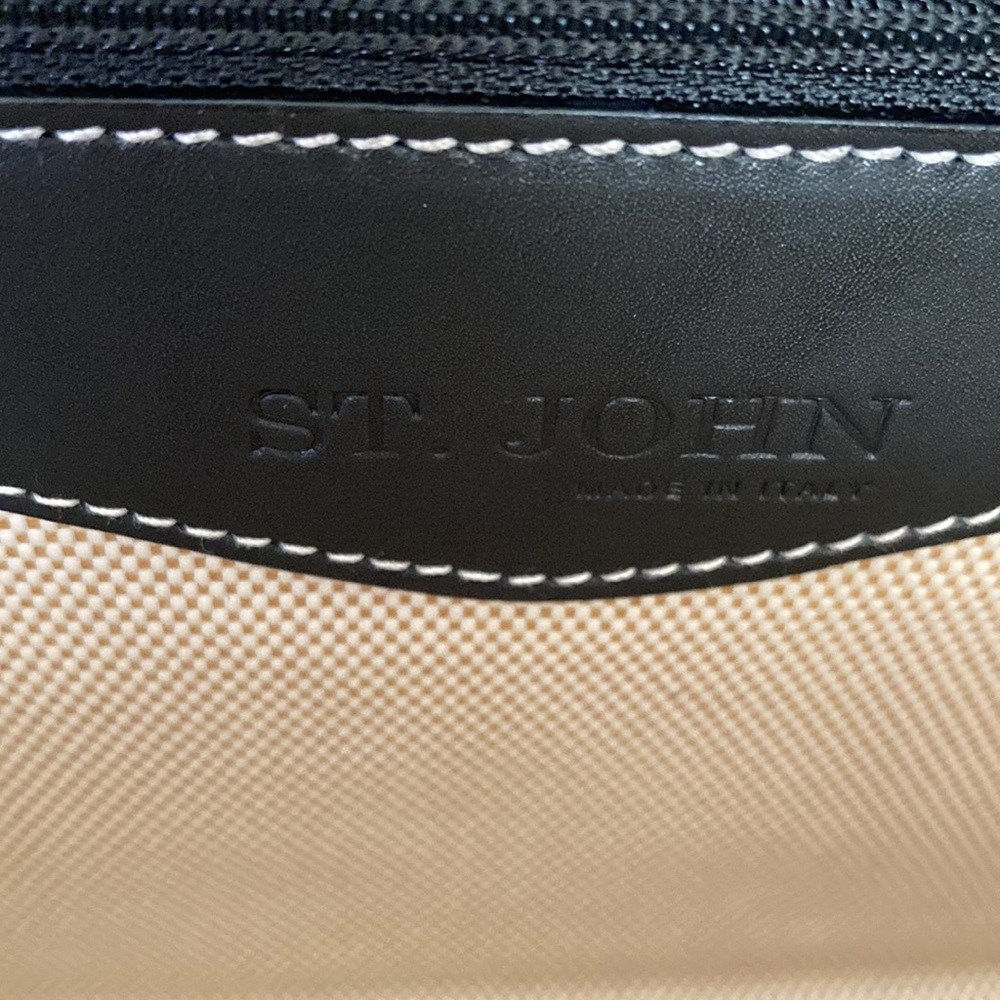 🩷 Authentic St. John Collection Clutch - Picture 11 of 12